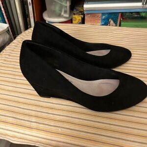 Black wedge shoes suede like